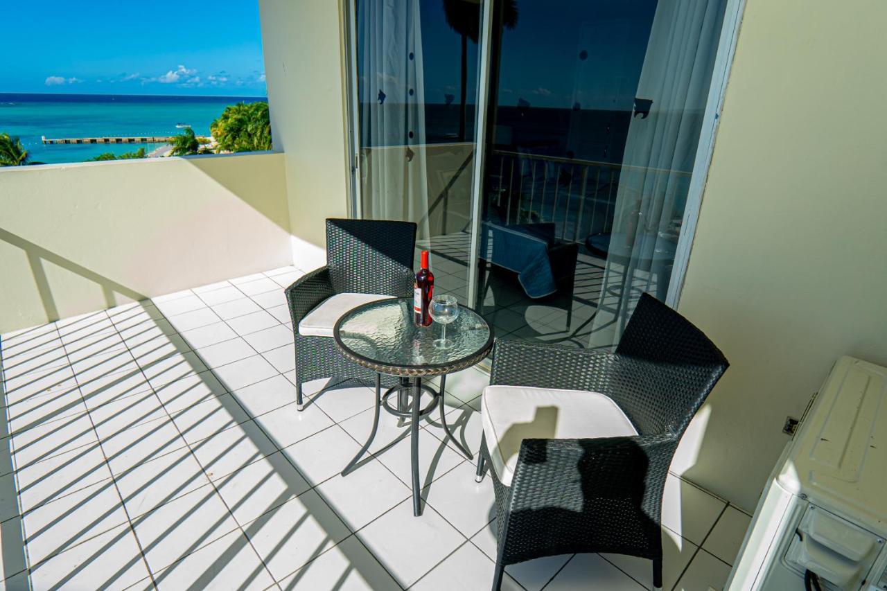 Welcome To Stunning Ocean Views At Studio 503 Монтего-Бей Екстер'єр фото