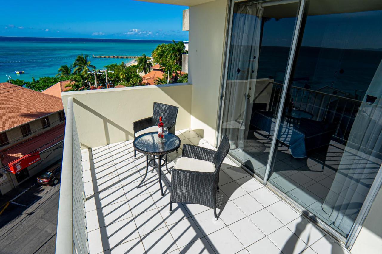 Welcome To Stunning Ocean Views At Studio 503 Монтего-Бей Екстер'єр фото