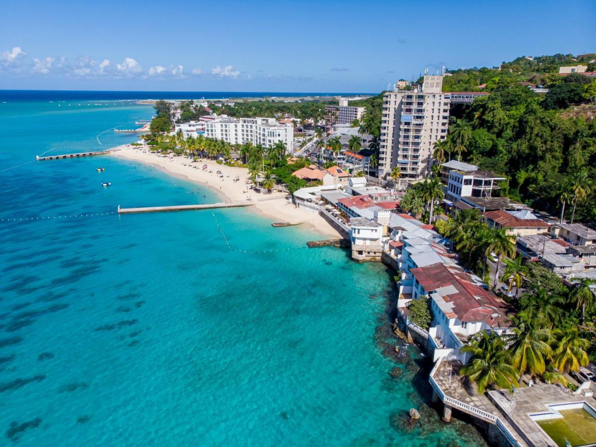 Welcome To Stunning Ocean Views At Studio 503 Монтего-Бей Екстер'єр фото